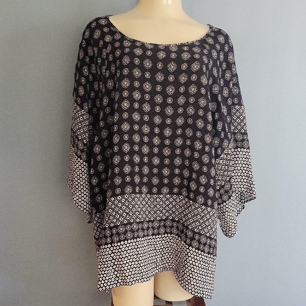 Westbound Black and White Oversized Tunic with 3/4 Sleeves